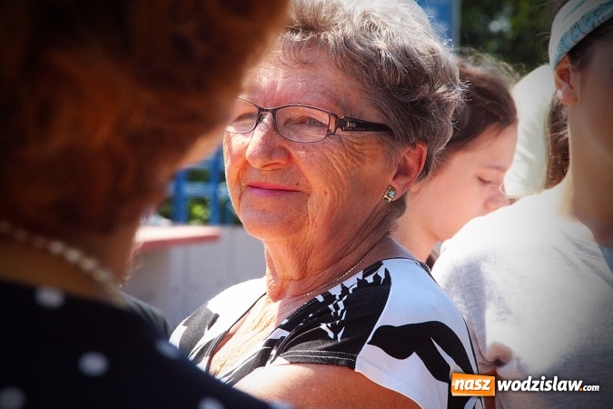 Zdjęcie w galerii na portalu naszwodzislaw.com: Pociąg papieski w Olzie. Tłumy wiernych. FOTORELACJA wiadomości z regionu