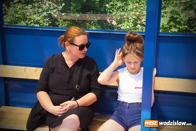 Zdjęcie w galerii na portalu naszwodzislaw.com: Pociąg papieski w Olzie. Tłumy wiernych. FOTORELACJA wiadomości z regionu