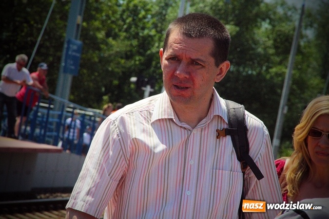 Zdjęcie w galerii na portalu naszwodzislaw.com: Pociąg papieski w Olzie. Tłumy wiernych. FOTORELACJA wiadomości z regionu