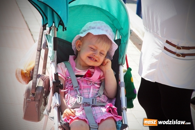 Zdjęcie w galerii na portalu naszwodzislaw.com: Pociąg papieski w Olzie. Tłumy wiernych. FOTORELACJA wiadomości z regionu