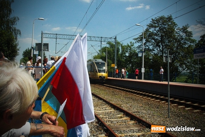 Zdjęcie w galerii na portalu naszwodzislaw.com: Pociąg papieski w Olzie. Tłumy wiernych. FOTORELACJA wiadomości z regionu