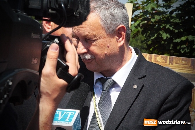 Zdjęcie w galerii na portalu naszwodzislaw.com: Pociąg papieski w Olzie. Tłumy wiernych. FOTORELACJA wiadomości z regionu