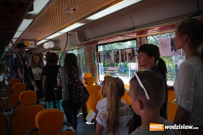 Zdjęcie w galerii na portalu naszwodzislaw.com: Pociąg papieski w Olzie. Tłumy wiernych. FOTORELACJA wiadomości z regionu