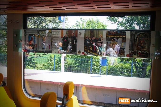 Zdjęcie w galerii na portalu naszwodzislaw.com: Pociąg papieski w Olzie. Tłumy wiernych. FOTORELACJA wiadomości z regionu