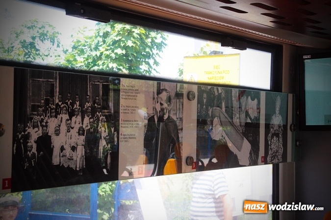 Zdjęcie w galerii na portalu naszwodzislaw.com: Pociąg papieski w Olzie. Tłumy wiernych. FOTORELACJA wiadomości z regionu