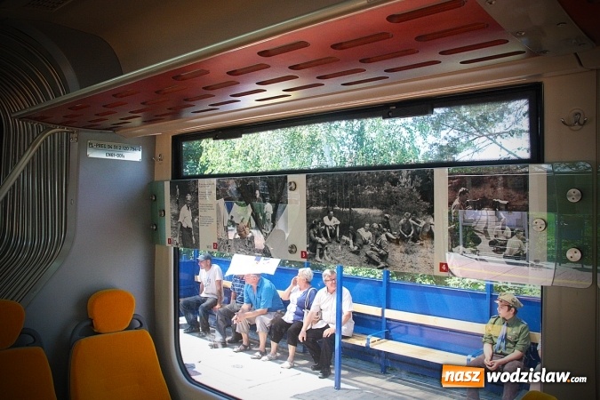 Zdjęcie w galerii na portalu naszwodzislaw.com: Pociąg papieski w Olzie. Tłumy wiernych. FOTORELACJA wiadomości z regionu