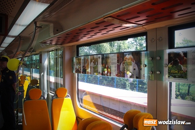 Zdjęcie w galerii na portalu naszwodzislaw.com: Pociąg papieski w Olzie. Tłumy wiernych. FOTORELACJA wiadomości z regionu