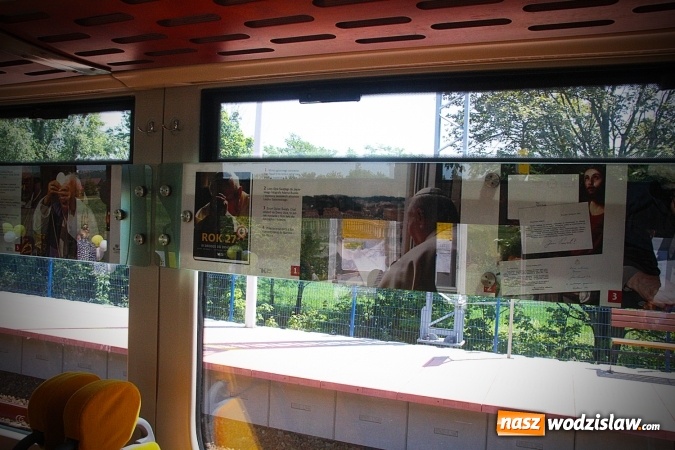 Zdjęcie w galerii na portalu naszwodzislaw.com: Pociąg papieski w Olzie. Tłumy wiernych. FOTORELACJA wiadomości z regionu