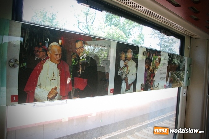 Zdjęcie w galerii na portalu naszwodzislaw.com: Pociąg papieski w Olzie. Tłumy wiernych. FOTORELACJA wiadomości z regionu