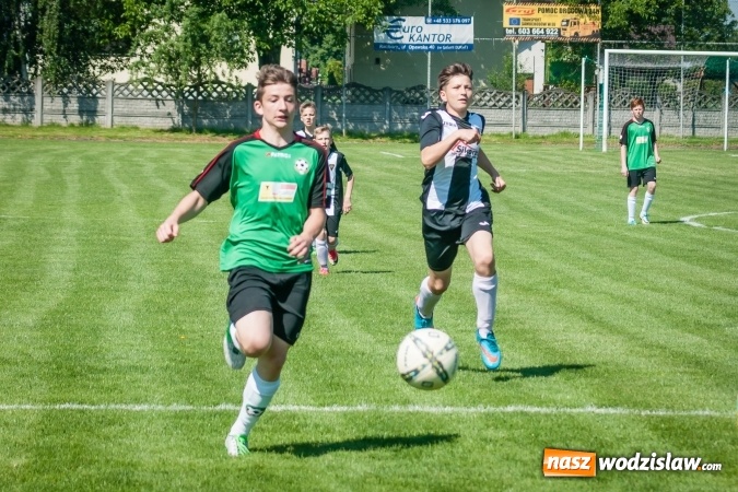 Zdjęcie w galerii na portalu naszwodzislaw.com: Przegrywać także trzeba się nauczyć. Nieprzyjemny incydent po meczu trampkarzy w Tworkowie wiadomości z regionu
