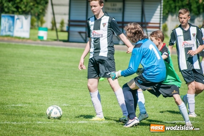 Zdjęcie w galerii na portalu naszwodzislaw.com: Przegrywać także trzeba się nauczyć. Nieprzyjemny incydent po meczu trampkarzy w Tworkowie wiadomości z regionu