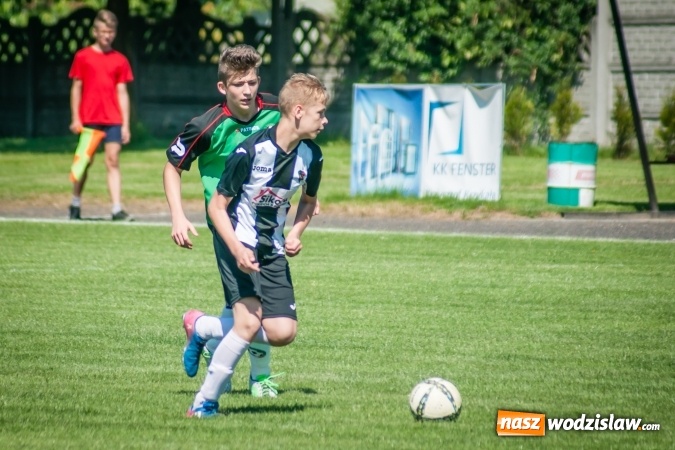 Zdjęcie w galerii na portalu naszwodzislaw.com: Przegrywać także trzeba się nauczyć. Nieprzyjemny incydent po meczu trampkarzy w Tworkowie wiadomości z regionu