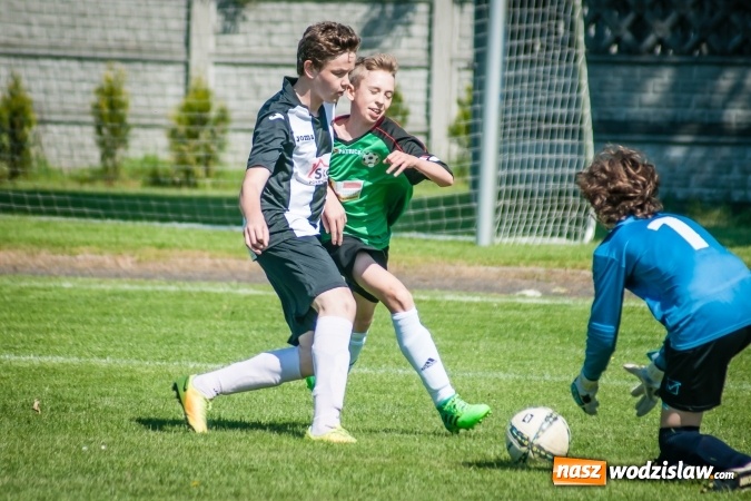 Zdjęcie w galerii na portalu naszwodzislaw.com: Przegrywać także trzeba się nauczyć. Nieprzyjemny incydent po meczu trampkarzy w Tworkowie wiadomości z regionu