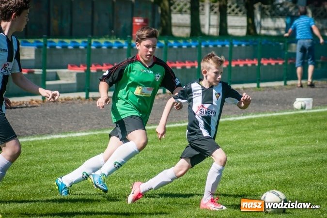Zdjęcie w galerii na portalu naszwodzislaw.com: Przegrywać także trzeba się nauczyć. Nieprzyjemny incydent po meczu trampkarzy w Tworkowie wiadomości z regionu
