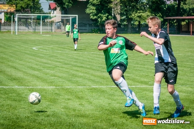 Zdjęcie w galerii na portalu naszwodzislaw.com: Przegrywać także trzeba się nauczyć. Nieprzyjemny incydent po meczu trampkarzy w Tworkowie wiadomości z regionu
