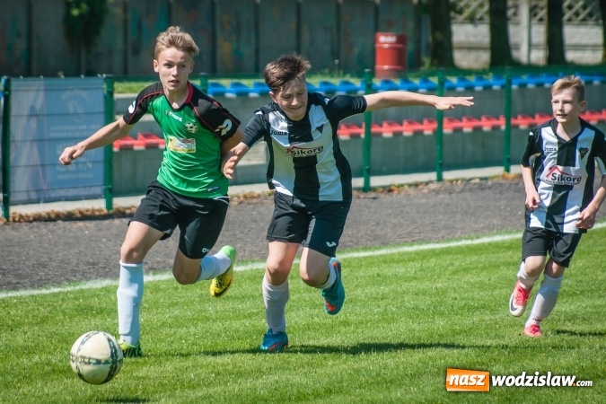 Zdjęcie w galerii na portalu naszwodzislaw.com: Przegrywać także trzeba się nauczyć. Nieprzyjemny incydent po meczu trampkarzy w Tworkowie wiadomości z regionu