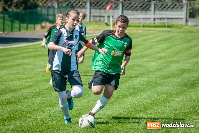 Zdjęcie w galerii na portalu naszwodzislaw.com: Przegrywać także trzeba się nauczyć. Nieprzyjemny incydent po meczu trampkarzy w Tworkowie wiadomości z regionu