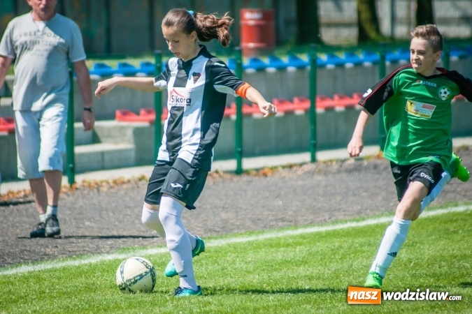 Zdjęcie w galerii na portalu naszwodzislaw.com: Przegrywać także trzeba się nauczyć. Nieprzyjemny incydent po meczu trampkarzy w Tworkowie wiadomości z regionu