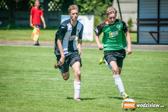 Zdjęcie w galerii na portalu naszwodzislaw.com: Przegrywać także trzeba się nauczyć. Nieprzyjemny incydent po meczu trampkarzy w Tworkowie wiadomości z regionu