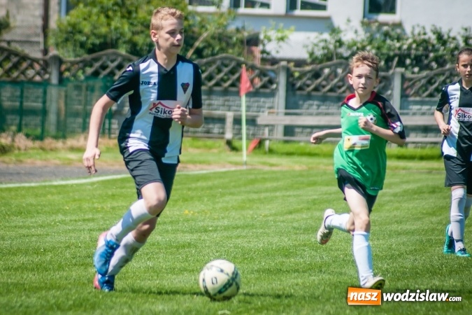 Zdjęcie w galerii na portalu naszwodzislaw.com: Przegrywać także trzeba się nauczyć. Nieprzyjemny incydent po meczu trampkarzy w Tworkowie wiadomości z regionu