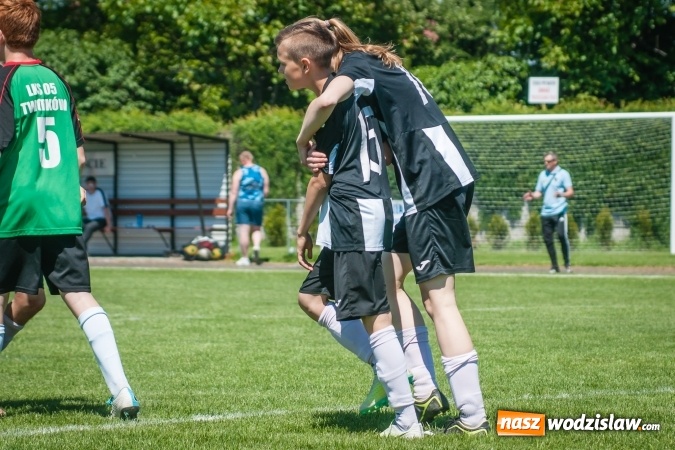Zdjęcie w galerii na portalu naszwodzislaw.com: Przegrywać także trzeba się nauczyć. Nieprzyjemny incydent po meczu trampkarzy w Tworkowie wiadomości z regionu