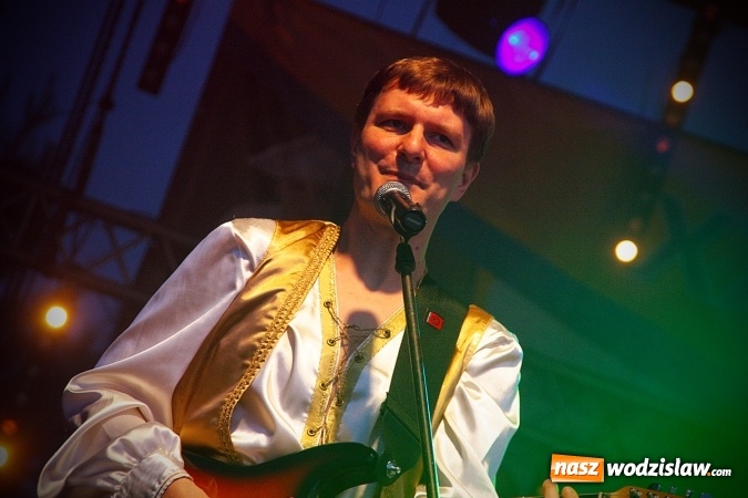 Zdjęcie w galerii na portalu naszwodzislaw.com: Jamal rozkołysał Psz&oacute;w! Wystartowały XXII Dni Gminy wiadomości z regionu