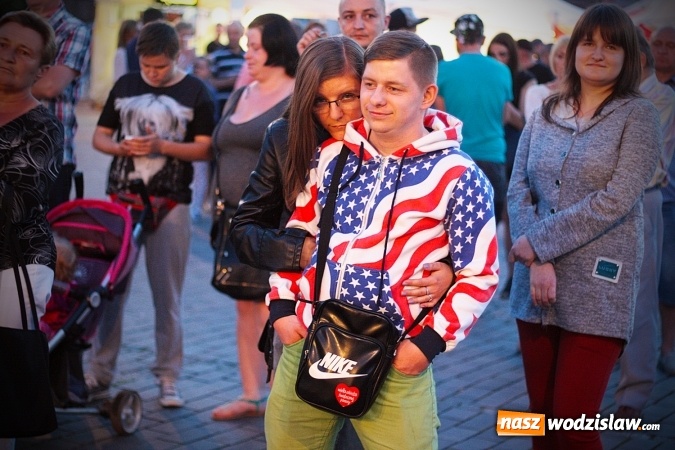 Zdjęcie w galerii na portalu naszwodzislaw.com: Jamal rozkołysał Psz&oacute;w! Wystartowały XXII Dni Gminy wiadomości z regionu