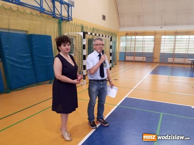 Zdjęcie w galerii na portalu naszwodzislaw.com: Turniej Tenisa Stołowego z okazji Dnia Dziecka. Rywalizowali w G2  wiadomości z regionu