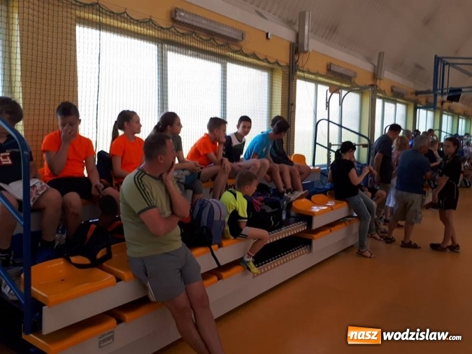 Zdjęcie w galerii na portalu naszwodzislaw.com: Turniej Tenisa Stołowego z okazji Dnia Dziecka. Rywalizowali w G2  wiadomości z regionu