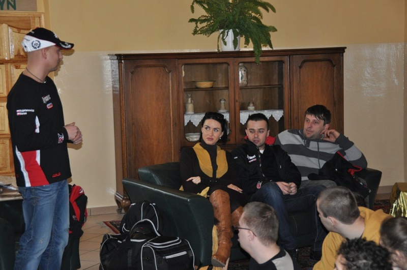 Zdjęcie w galerii na portalu naszwodzislaw.com: Mistrz kierownicy spotkał się z dziećmi wiadomości z regionu