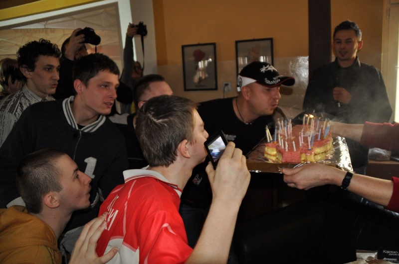 Zdjęcie w galerii na portalu naszwodzislaw.com: Mistrz kierownicy spotkał się z dziećmi wiadomości z regionu