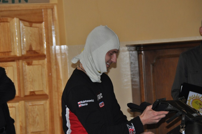 Zdjęcie w galerii na portalu naszwodzislaw.com: Mistrz kierownicy spotkał się z dziećmi wiadomości z regionu