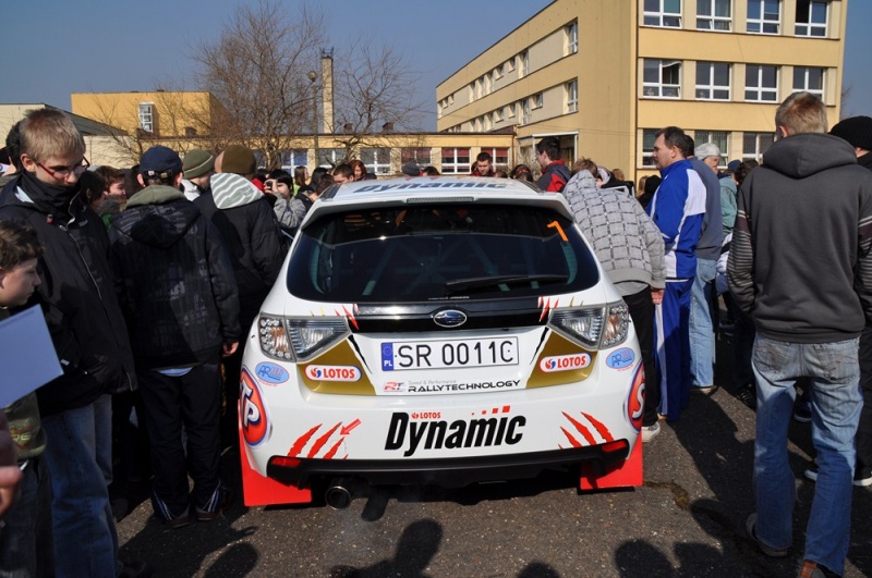 Zdjęcie w galerii na portalu naszwodzislaw.com: Mistrz kierownicy spotkał się z dziećmi wiadomości z regionu