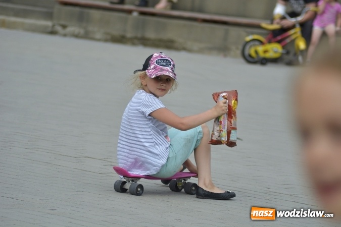 Zdjęcie w galerii na portalu naszwodzislaw.com: Festiwal Atrakcji z okazji Dnia Dziecka w Rodzinnym Parku Rozrywki wiadomości z regionu