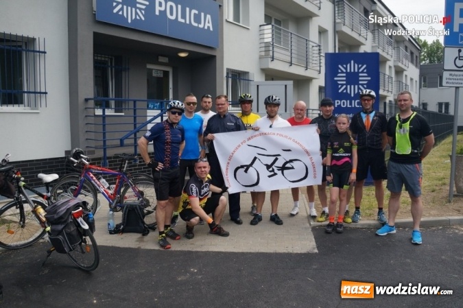 Zdjęcie w galerii na portalu naszwodzislaw.com: Rowerową sztafetę dla Wiktorii zasiliły dzieci wodzisławskich policjant&oacute;w wiadomości z regionu