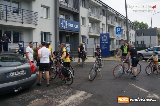 Zdjęcie w galerii na portalu naszwodzislaw.com: Rowerową sztafetę dla Wiktorii zasiliły dzieci wodzisławskich policjant&oacute;w wiadomości z regionu
