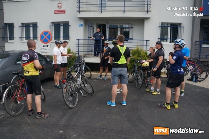Zdjęcie w galerii na portalu naszwodzislaw.com: Rowerową sztafetę dla Wiktorii zasiliły dzieci wodzisławskich policjant&oacute;w wiadomości z regionu