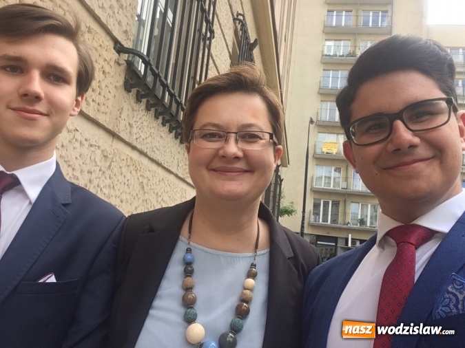Zdjęcie w galerii na portalu naszwodzislaw.com: Uczniowie Gimnazjum nr 1 w Wodzisławiu Śląskim posłami XXIII sesji Sejmu Dzieci i Młodzieży  wiadomości z regionu