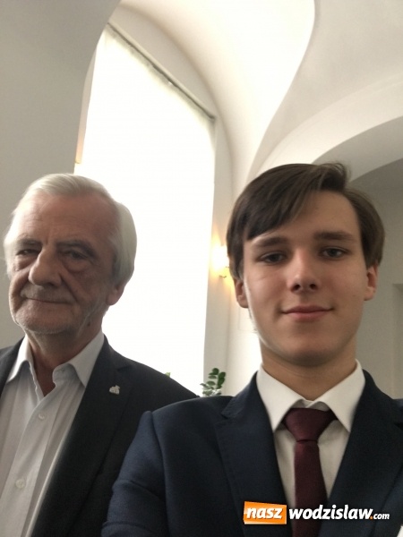 Zdjęcie w galerii na portalu naszwodzislaw.com: Uczniowie Gimnazjum nr 1 w Wodzisławiu Śląskim posłami XXIII sesji Sejmu Dzieci i Młodzieży  wiadomości z regionu
