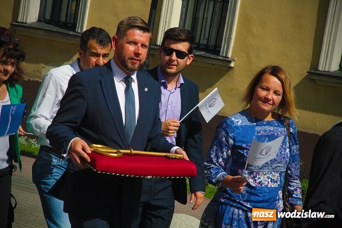 Zdjęcie w galerii na portalu naszwodzislaw.com: Ogromny klucz na 48. Dni Wodzisławia Śląskiego! Przed nami trzy dni zabawy wiadomości z regionu