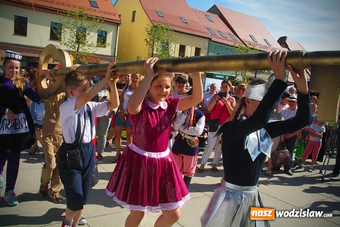 Zdjęcie w galerii na portalu naszwodzislaw.com: Ogromny klucz na 48. Dni Wodzisławia Śląskiego! Przed nami trzy dni zabawy wiadomości z regionu