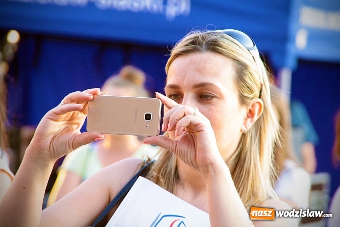 Zdjęcie w galerii na portalu naszwodzislaw.com: Gorąca salsoteka na zakończenie pierwszego dnia obchodów Dni Wodzisławia wiadomości z regionu