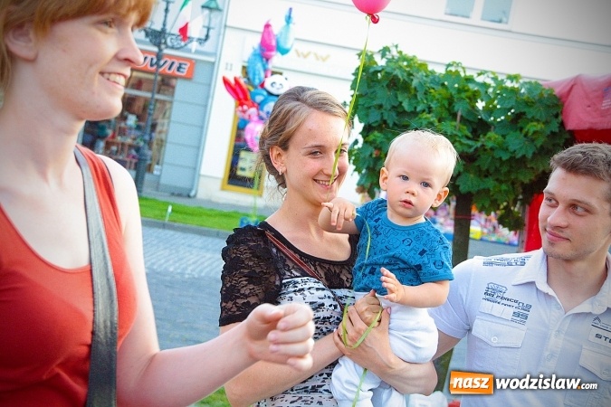 Zdjęcie w galerii na portalu naszwodzislaw.com: Gorąca salsoteka na zakończenie pierwszego dnia obchodów Dni Wodzisławia wiadomości z regionu