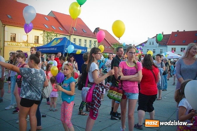 Zdjęcie w galerii na portalu naszwodzislaw.com: Gorąca salsoteka na zakończenie pierwszego dnia obchodów Dni Wodzisławia wiadomości z regionu