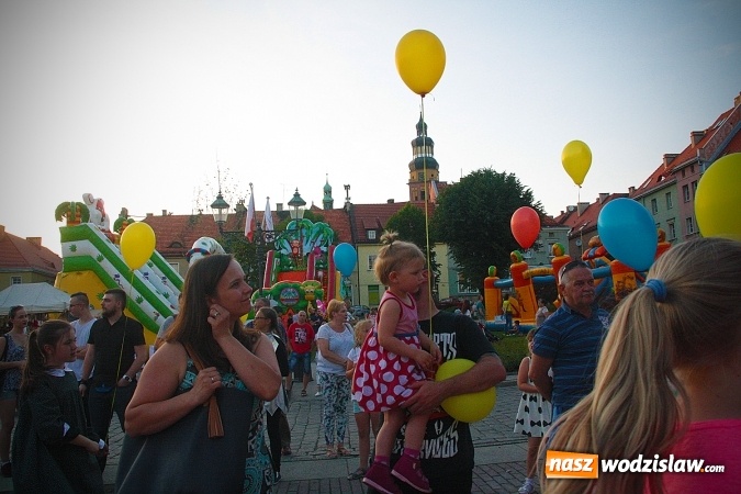 Zdjęcie w galerii na portalu naszwodzislaw.com: Gorąca salsoteka na zakończenie pierwszego dnia obchodów Dni Wodzisławia wiadomości z regionu
