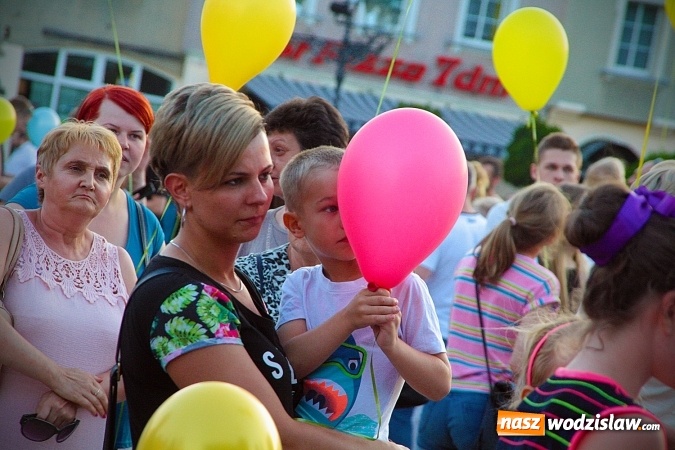 Zdjęcie w galerii na portalu naszwodzislaw.com: Gorąca salsoteka na zakończenie pierwszego dnia obchodów Dni Wodzisławia wiadomości z regionu