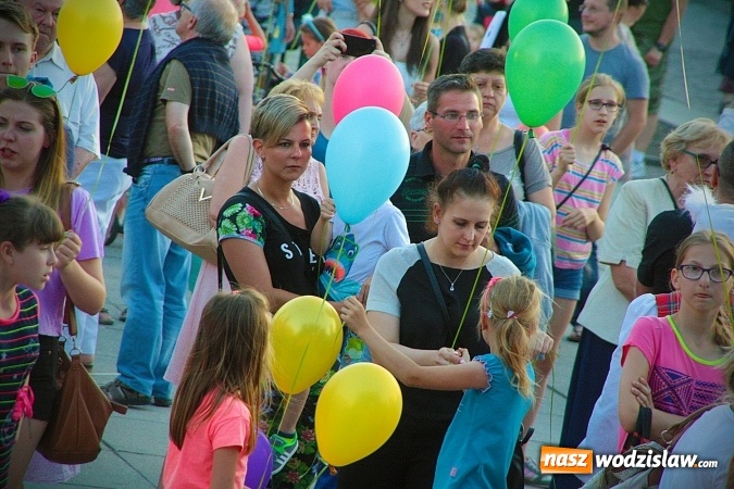 Zdjęcie w galerii na portalu naszwodzislaw.com: Gorąca salsoteka na zakończenie pierwszego dnia obchodów Dni Wodzisławia wiadomości z regionu