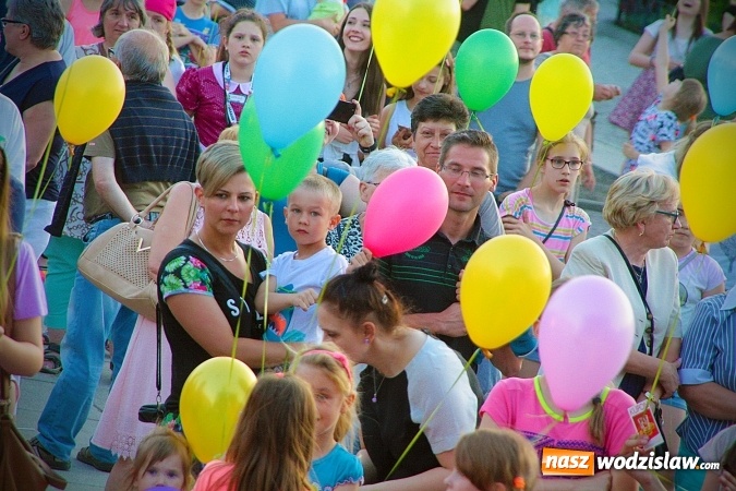 Zdjęcie w galerii na portalu naszwodzislaw.com: Gorąca salsoteka na zakończenie pierwszego dnia obchodów Dni Wodzisławia wiadomości z regionu