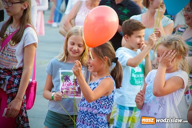Zdjęcie w galerii na portalu naszwodzislaw.com: Gorąca salsoteka na zakończenie pierwszego dnia obchodów Dni Wodzisławia wiadomości z regionu