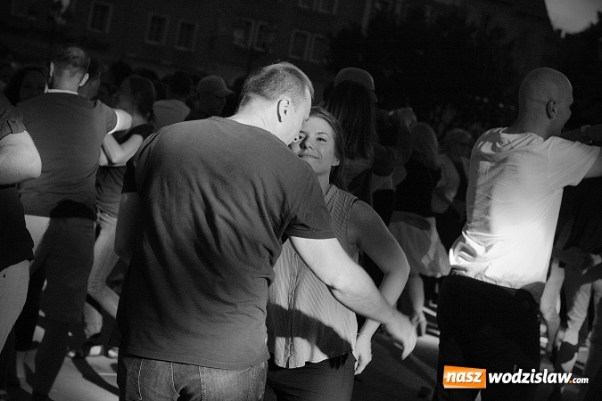 Zdjęcie w galerii na portalu naszwodzislaw.com: Gorąca salsoteka na zakończenie pierwszego dnia obchodów Dni Wodzisławia wiadomości z regionu